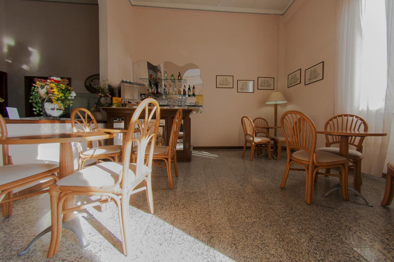 Hotel Valdinievole Lido di Camaiore Exterior photo