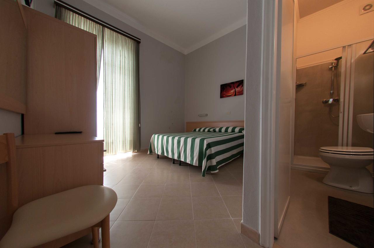 Hotel Valdinievole Lido di Camaiore Exterior photo
